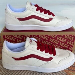 Vans Men’s Cruze Too Cc
90s Retro Blanc De Blanc
VN000CMTJVY
Sneakers